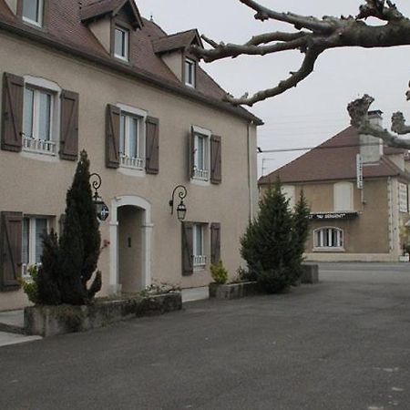 Hotel Peret Denguin Exterior foto